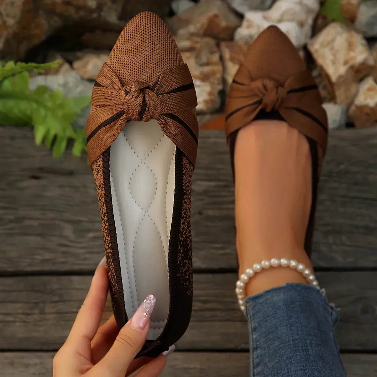 Contrast Point Toe Flats Slip-Ons