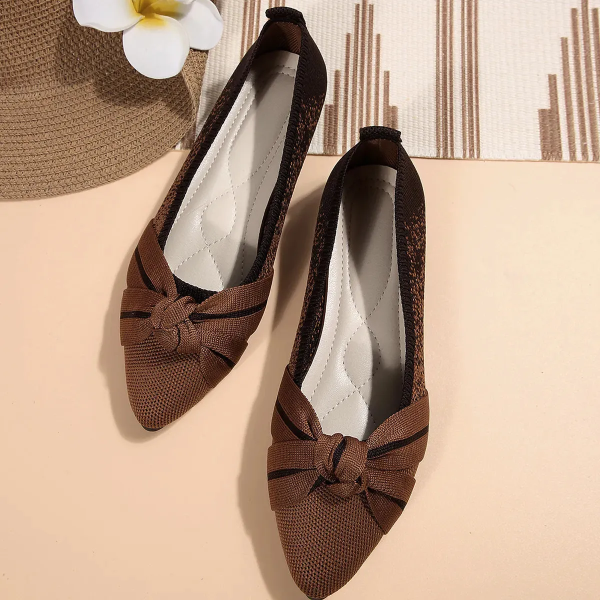 Contrast Point Toe Flats Slip-Ons