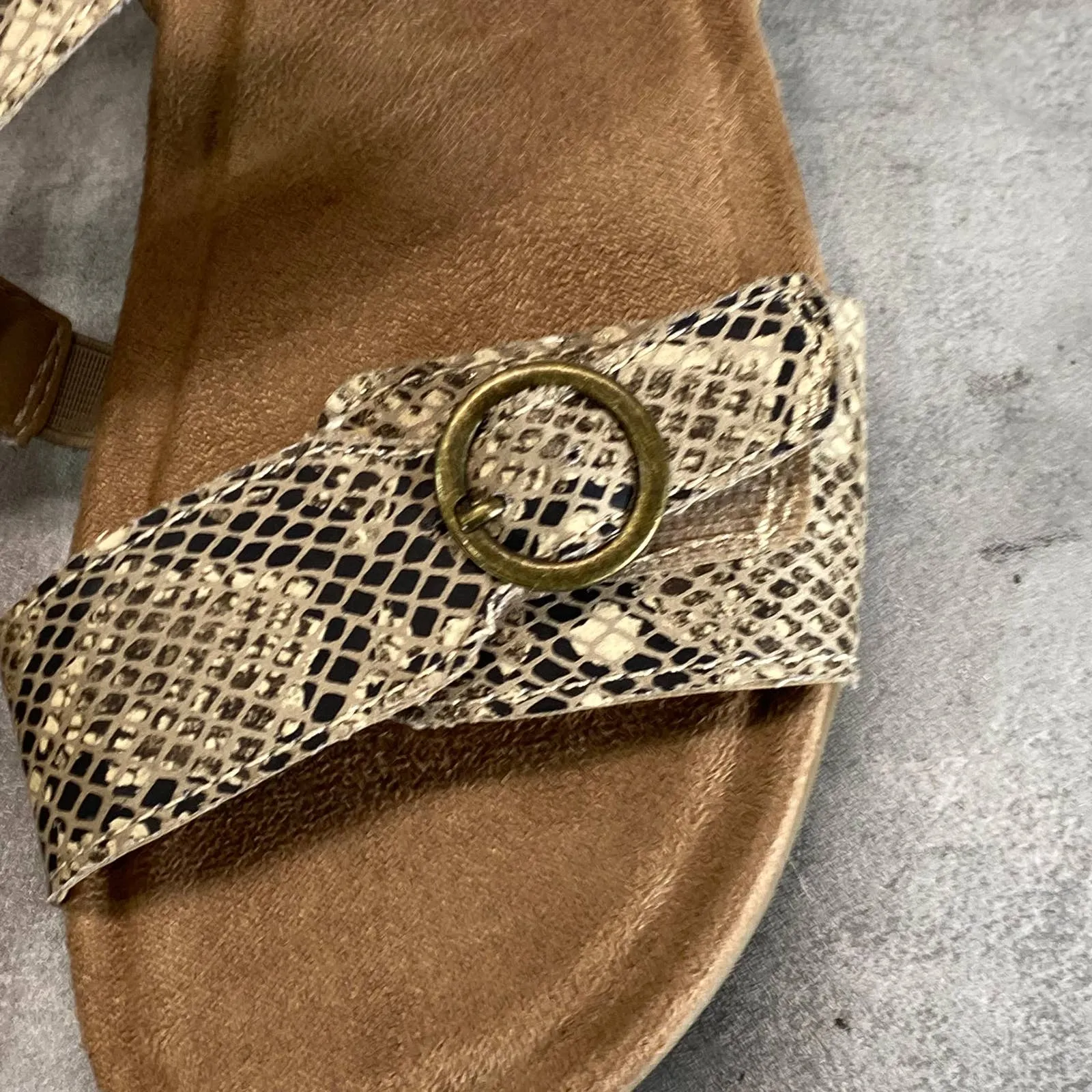 EARTH ORIGINS Women's Taupe Multi Snake Embossed Beck Casual Sandals SZ 11