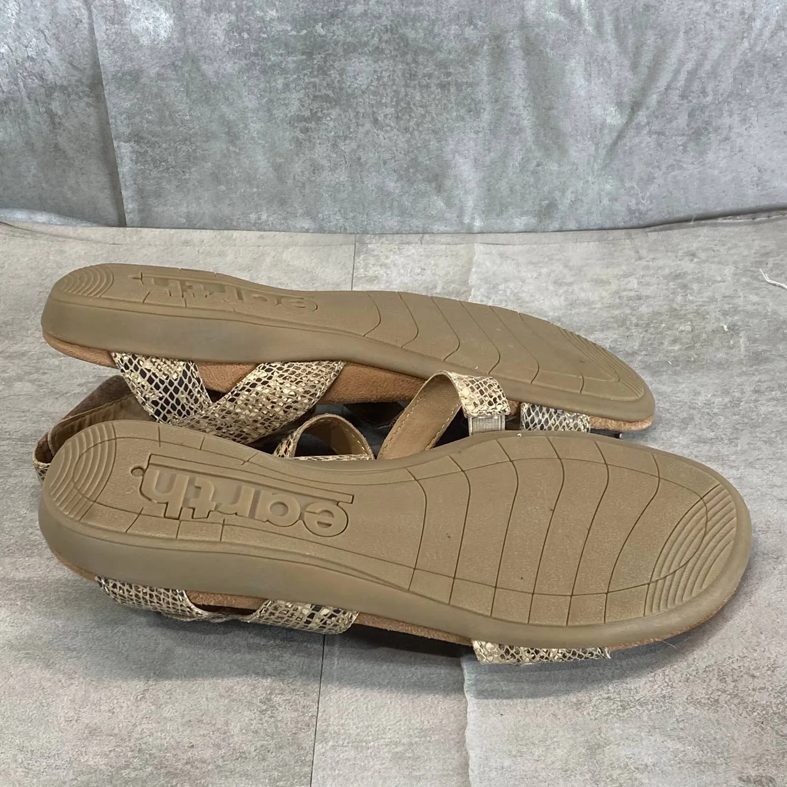 EARTH ORIGINS Women's Taupe Multi Snake Embossed Beck Casual Sandals SZ 11