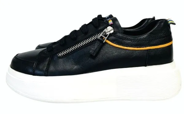 Karen Koo 242335BLK- Trainer