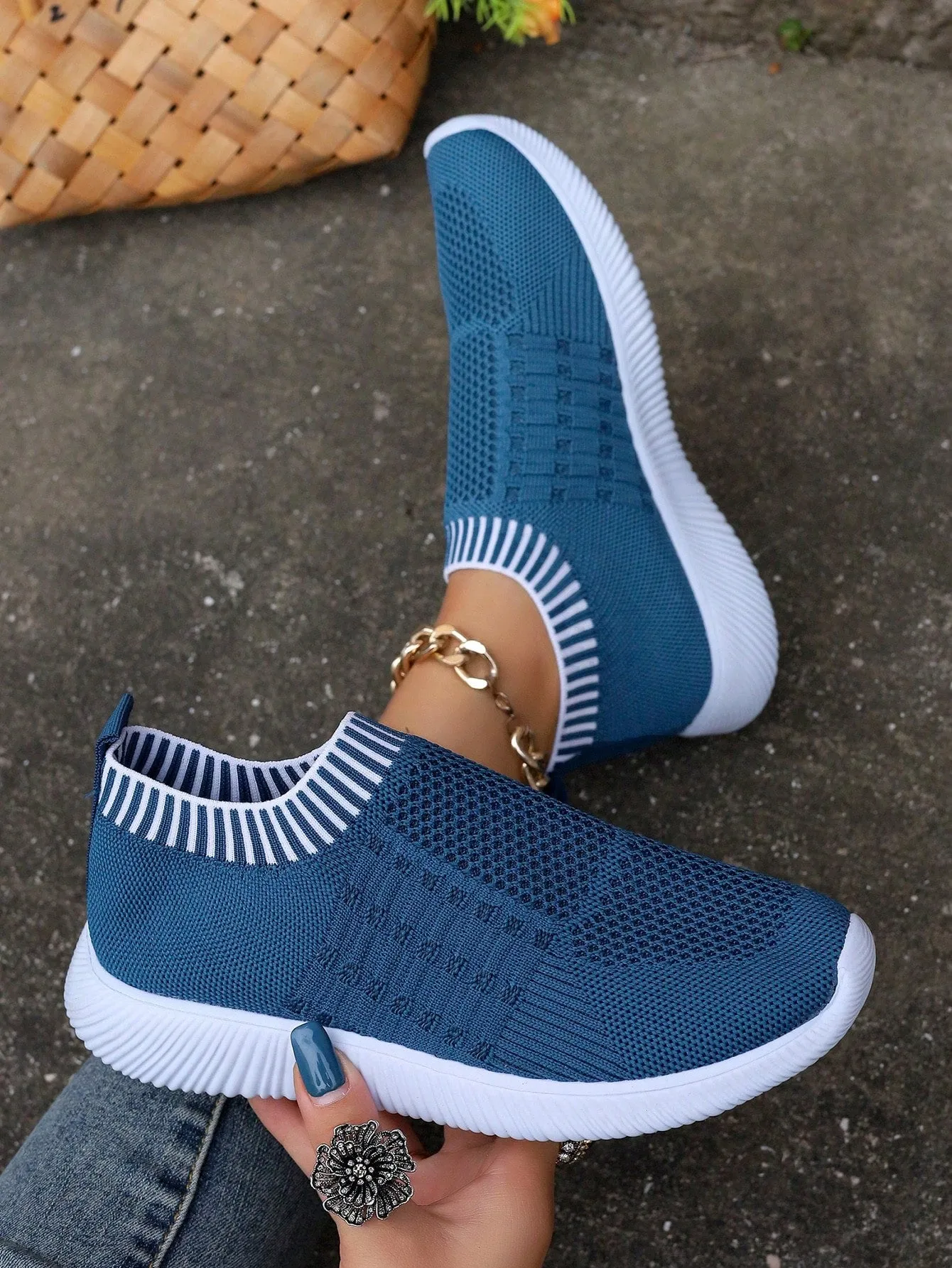 Ladies' Fashionable Sporty Style Knitted Sneakers With Striped Pattern For All Seasons Outdoor & Casual Activities