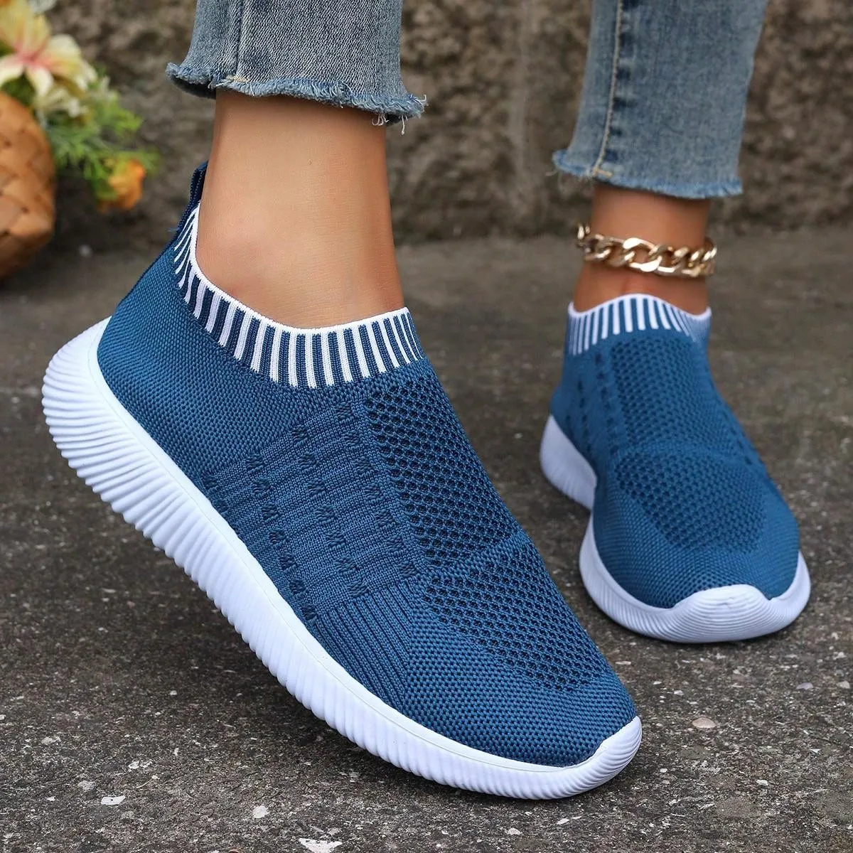 Ladies' Fashionable Sporty Style Knitted Sneakers With Striped Pattern For All Seasons Outdoor & Casual Activities