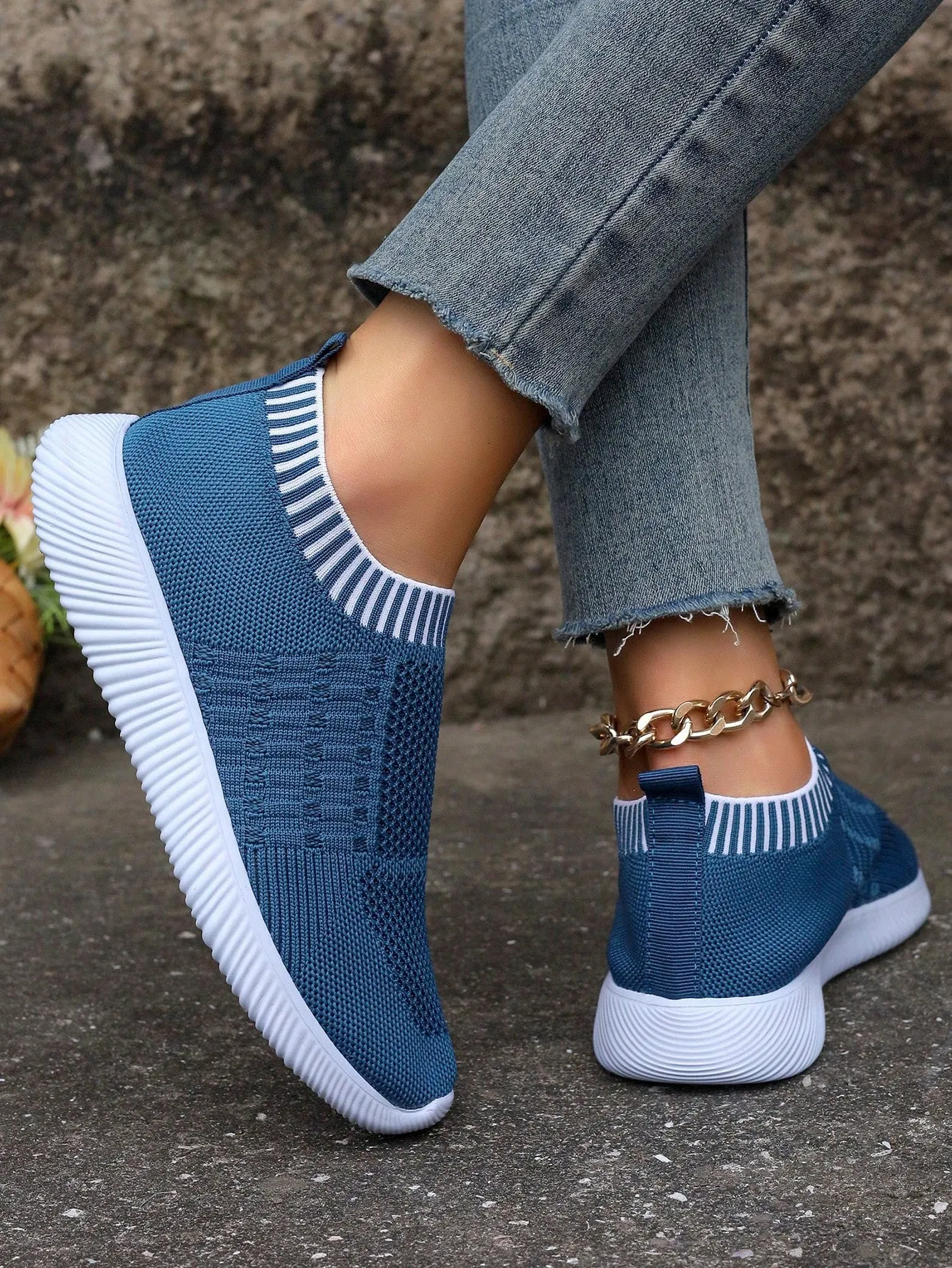 Ladies' Fashionable Sporty Style Knitted Sneakers With Striped Pattern For All Seasons Outdoor & Casual Activities