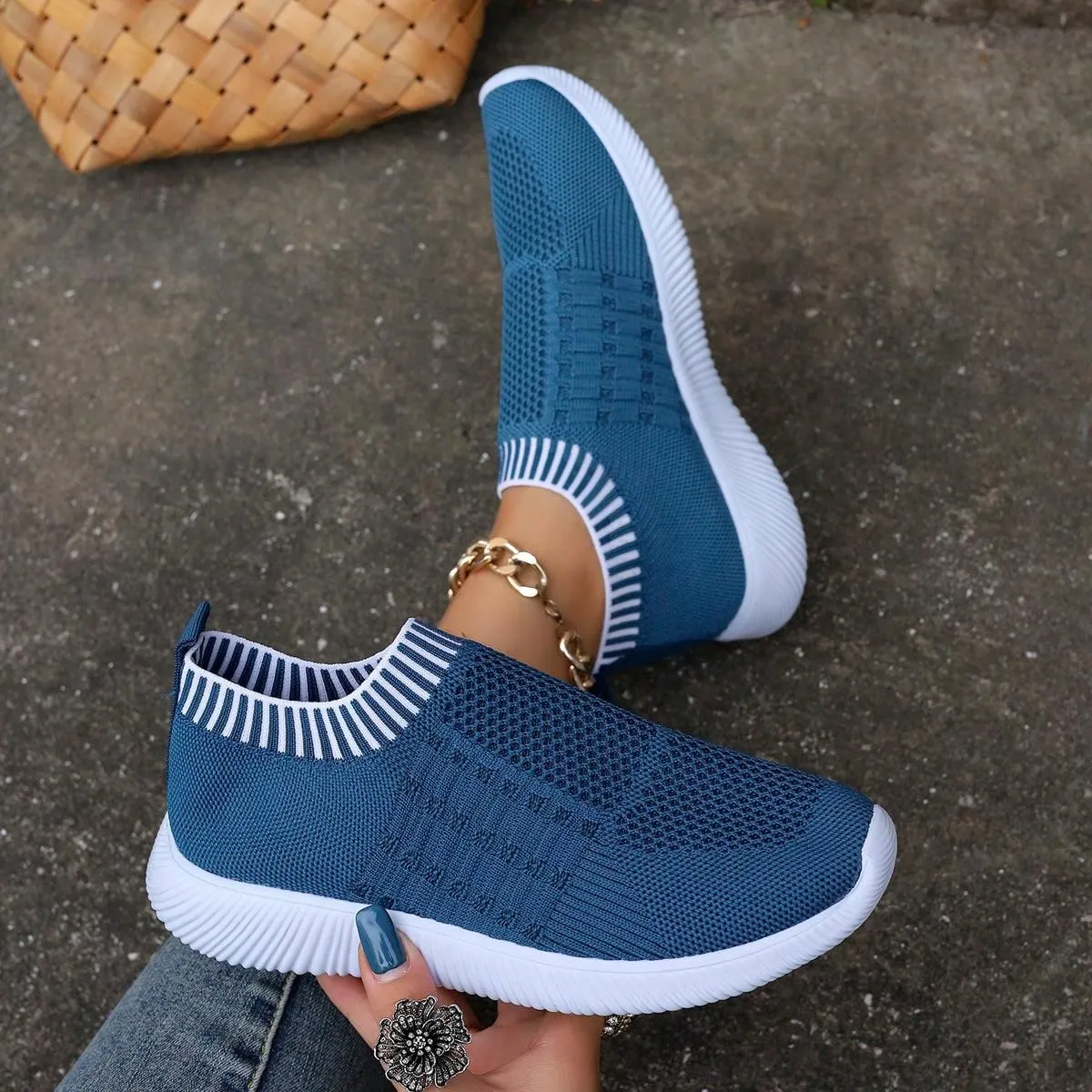 Ladies' Fashionable Sporty Style Knitted Sneakers With Striped Pattern For All Seasons Outdoor & Casual Activities